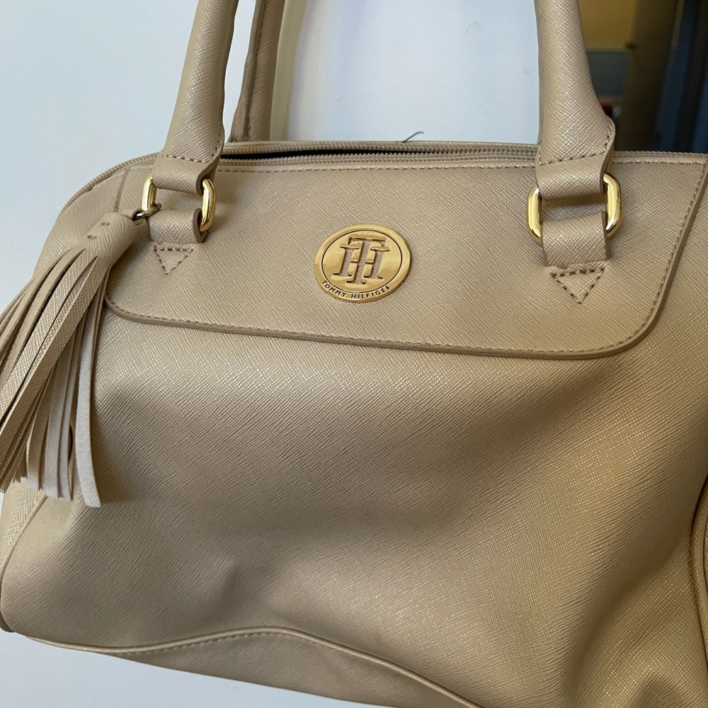 Tommy Hilfiger bag